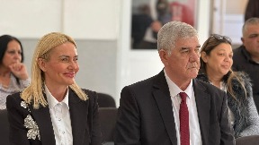 Problem je podela u društvu